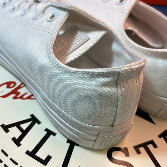 Converse Chuck Taylor Men's Low Top (Canvas)White Mono - Picture 4 of 9